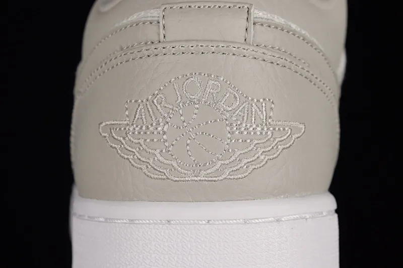 All categories Air Jordan Jordan series basketball shoes Air Jordan 1 Low Air Jordan 1 Low "Light Iron Ore" AJ1 Joe 1 gray and white powder low-top basketball shoes DQ6076-001